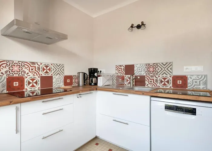 Maison Avec Jardin A 140m De La Nyaraló *